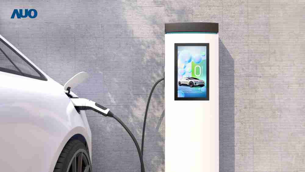 友達〝EVSE車用充電樁解決方案〞專為電動汽車充電樁設計，，具有高亮度、、、、克服戶外艱難環境的耐溫、、、、耐紫外線等特性，，，，並搭載散熱性及擴充性強的高效能工業電腦，，可實現人機互動訴求，，如資訊顯示、、支付等應用